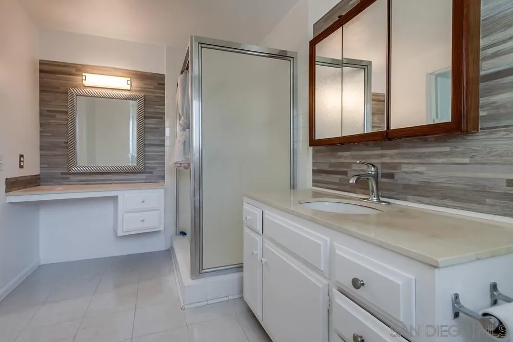 https://cdn.realtyfeed.com/cdn/127/250037612/6e35bb8d9d1f4f903ba10ea50cb665df.webp