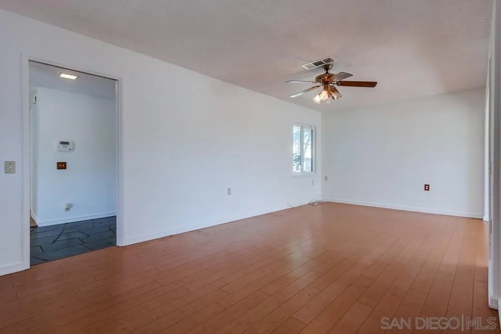 https://cdn.realtyfeed.com/cdn/127/250037612/6e9a4937c7c213d1b2fc168c288626d4.webp