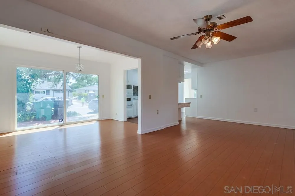 https://cdn.realtyfeed.com/cdn/127/250037612/8fb733adc5f21f50e852fc35a705c1e3.webp