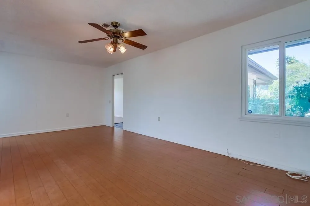 https://cdn.realtyfeed.com/cdn/127/250037612/d7479a9fe0c4d8d949afa0580f4658cb.webp