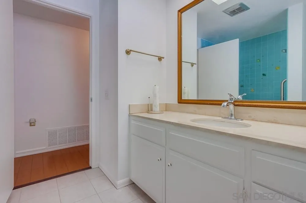 https://cdn.realtyfeed.com/cdn/127/250037612/d8f7cc3fc0be8dcffa5763cec3941378.webp