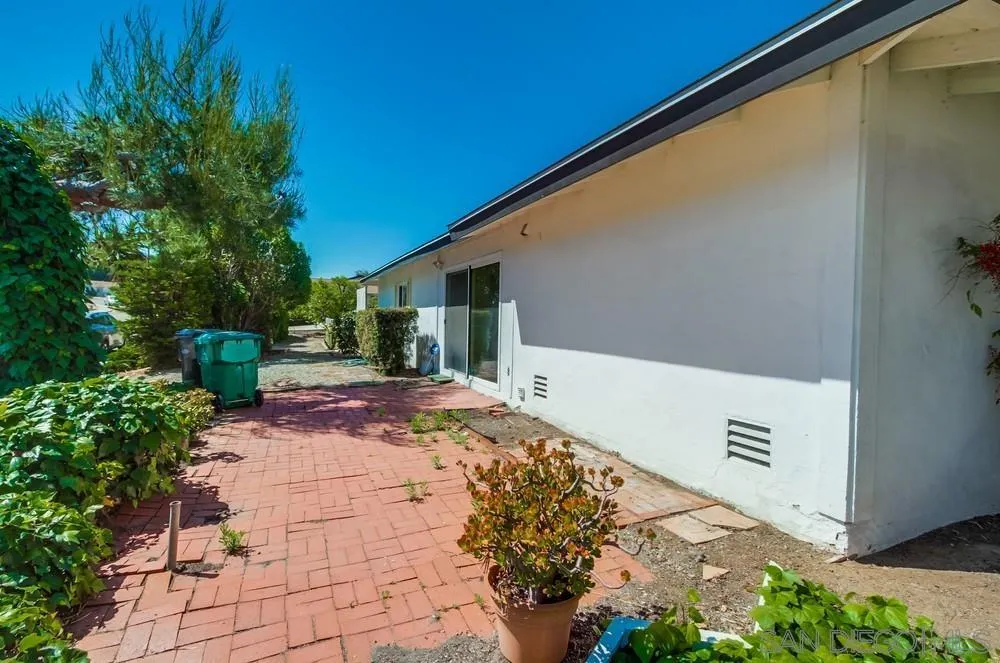 https://cdn.realtyfeed.com/cdn/127/250037612/eaf97edd23883fc95f3d1d55b5a7cba0.webp