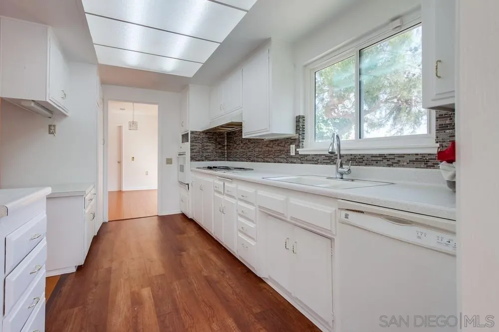 https://cdn.realtyfeed.com/cdn/127/250037612/f6c163e651990d7dcbffcc4cdd7b2e8e.webp