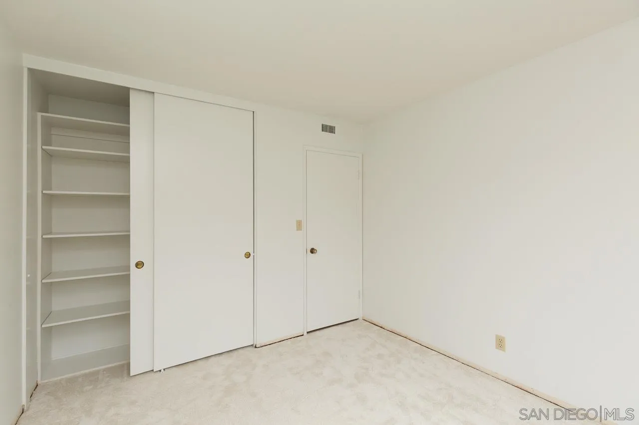 https://cdn.realtyfeed.com/cdn/127/250037613/69689489cf195936336870f635d3a7cb.webp