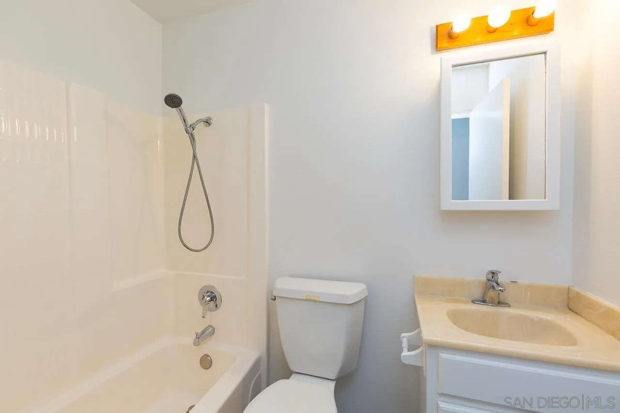 https://cdn.realtyfeed.com/cdn/127/250037613/b47f5c0090ddaed8f24571fddb2e7598.webp
