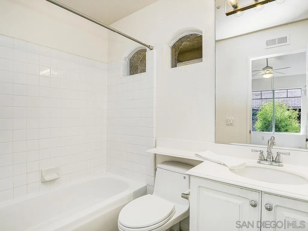 https://cdn.realtyfeed.com/cdn/127/250037614/1ca6532c964f9bd0344f0b1ac0da4a0c.webp