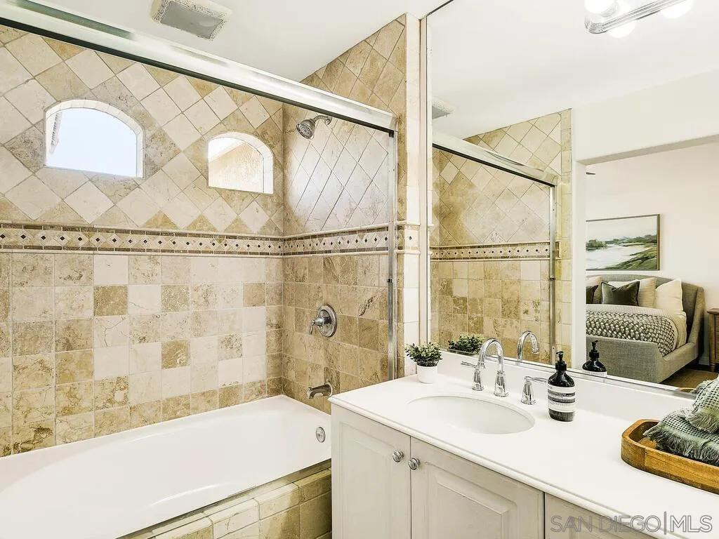 https://cdn.realtyfeed.com/cdn/127/250037614/2dfdddda21969a3d5014641b93e4b262.webp