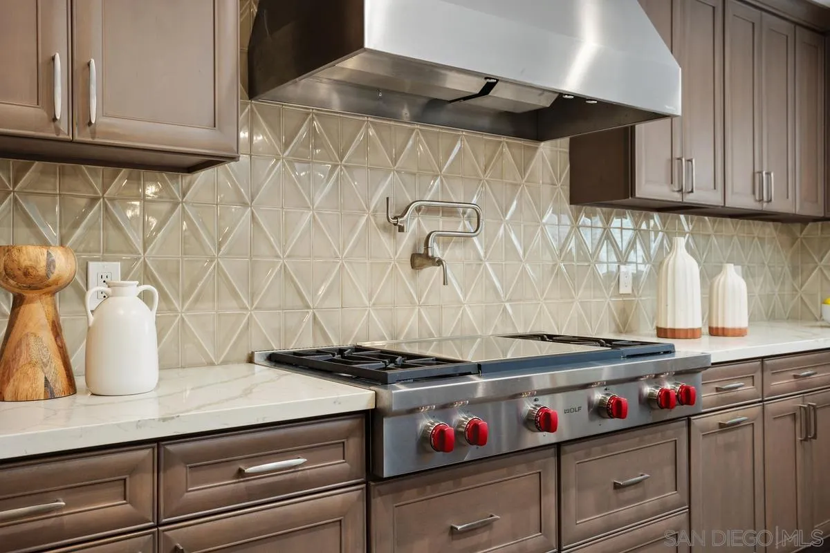 https://cdn.realtyfeed.com/cdn/127/250037616/440654c988e4e5e4d1c8a84b631b9a62.webp