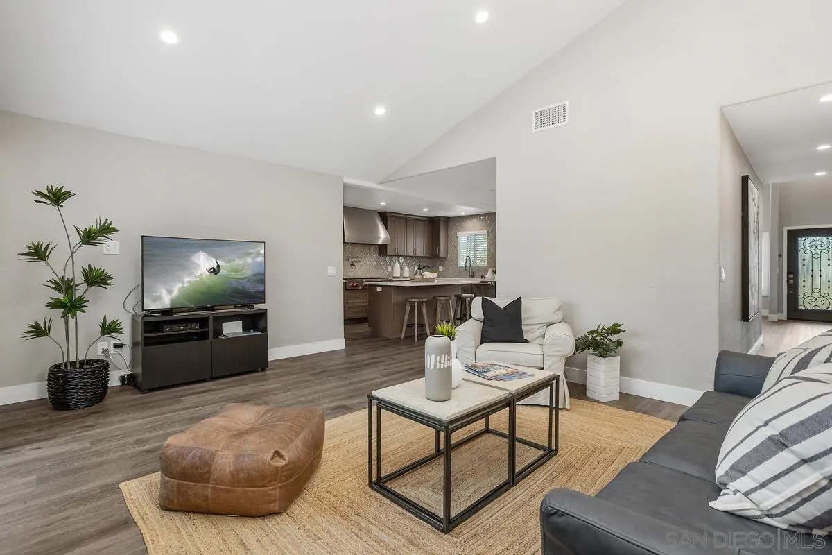 https://cdn.realtyfeed.com/cdn/127/250037616/b31135a85ee52bd1cff3ab6a21f28387.webp