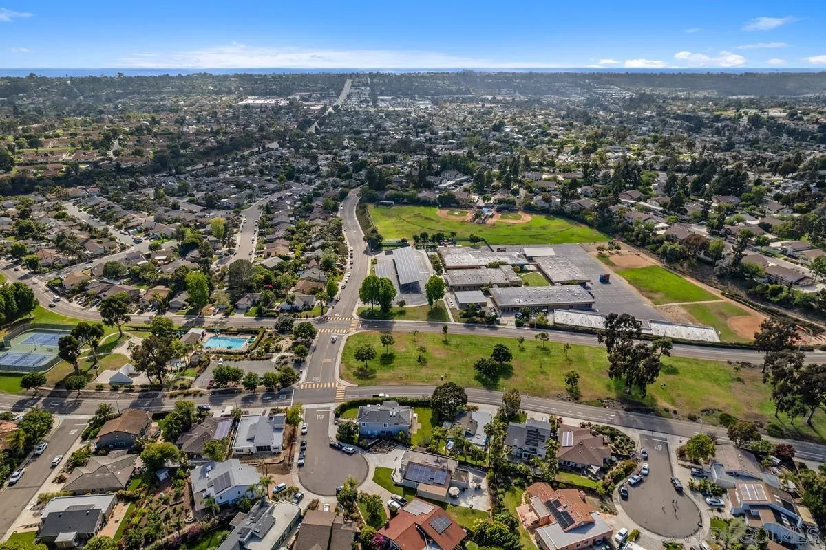 https://cdn.realtyfeed.com/cdn/127/250037616/ef4a0ac4cb759354adb6dac50d07854c.webp