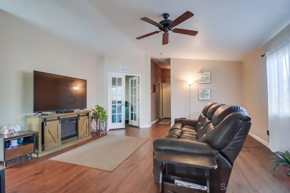 https://cdn.realtyfeed.com/cdn/127/250037617/8e0c8b3e214c31ddb64bc4a89ad8ca83.webp