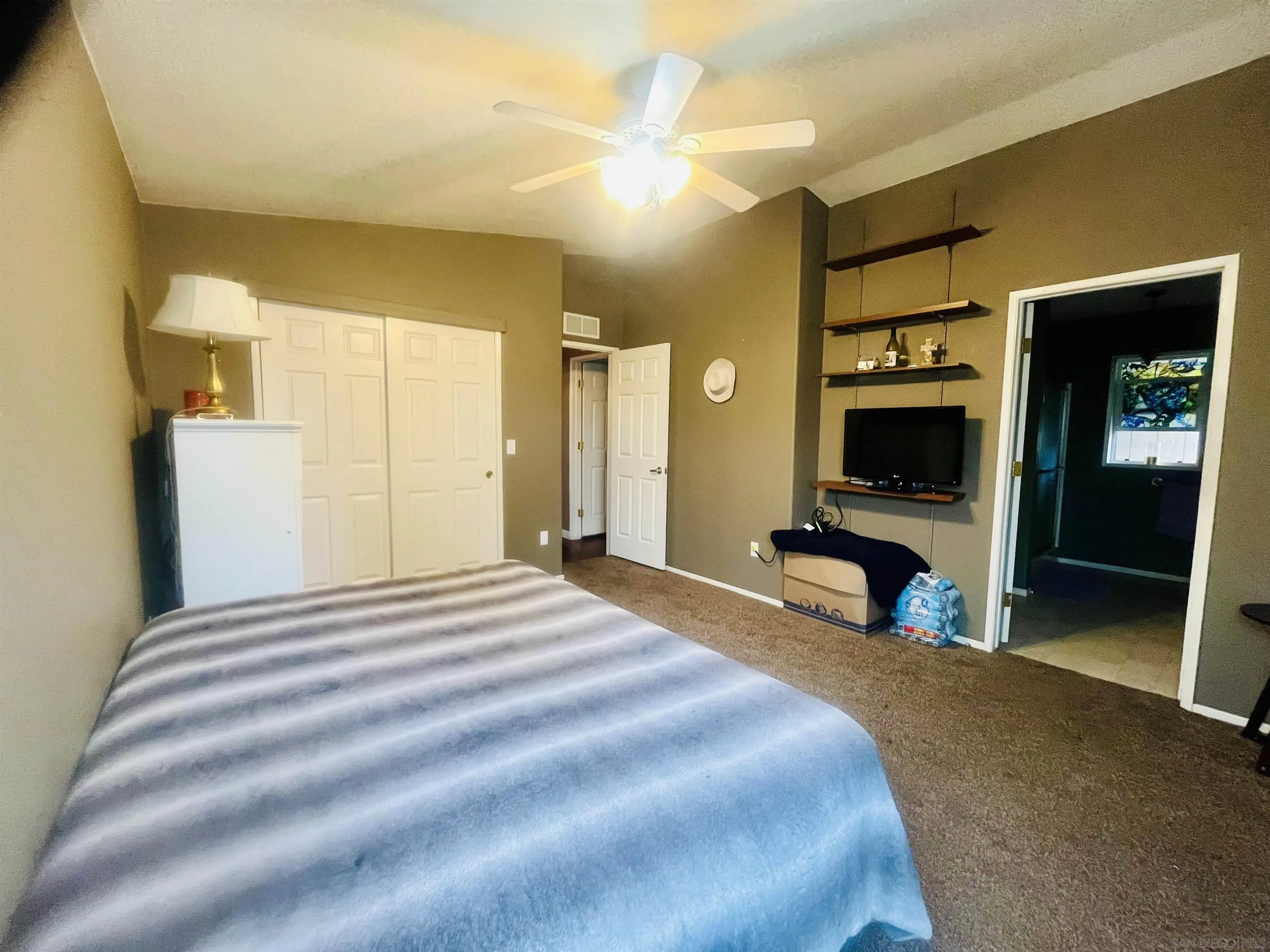 https://cdn.realtyfeed.com/cdn/127/250037617/d5ba1288821b2213f8c1577473db903d.webp