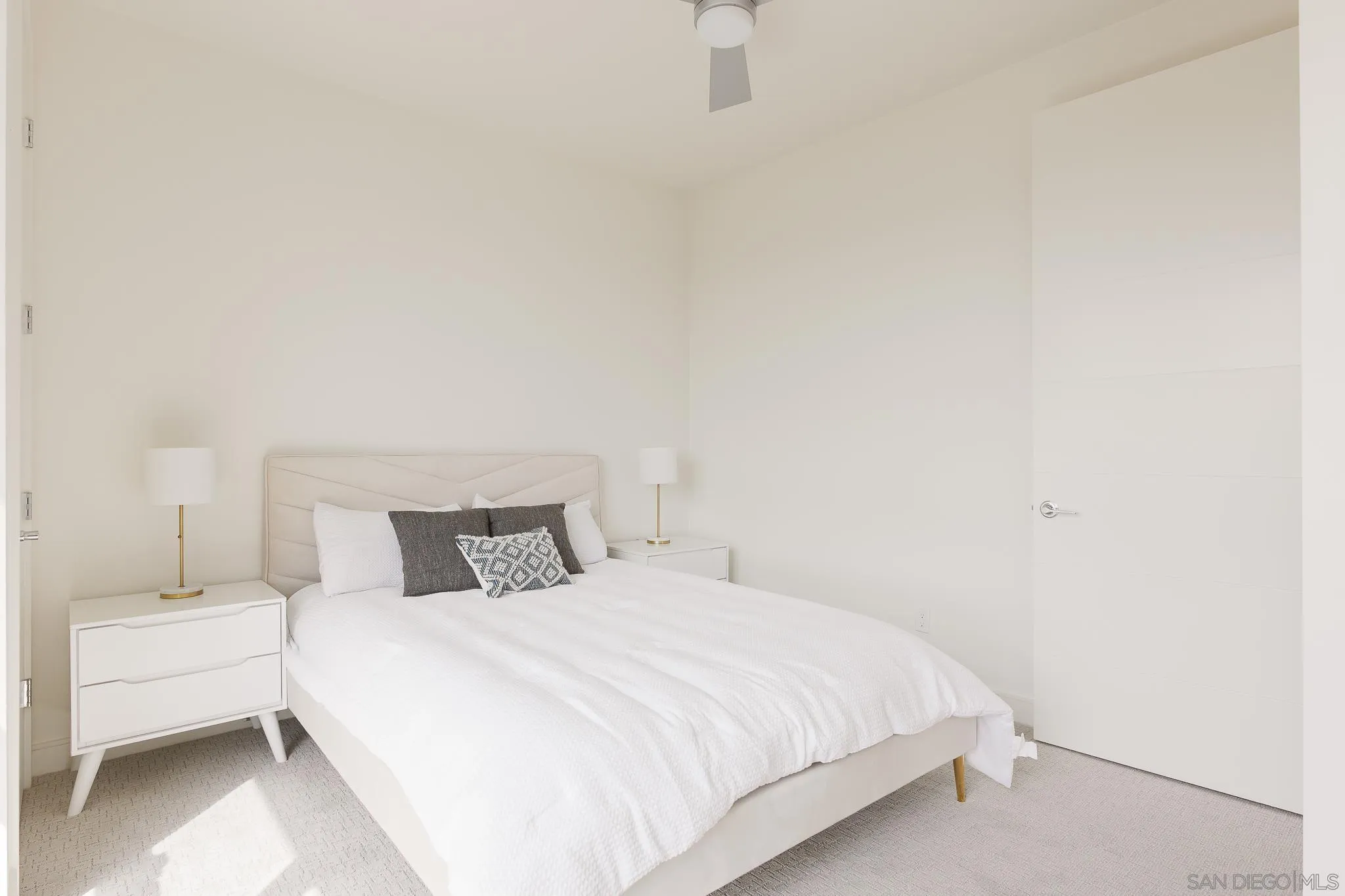 https://cdn.realtyfeed.com/cdn/127/250037618/1adfd32d9db72a770e18f1f1cfdec322.webp
