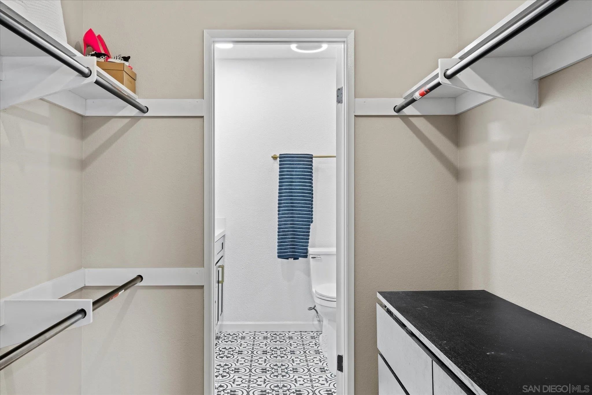 https://cdn.realtyfeed.com/cdn/127/250037619/8da2a9e1ea863a42269767590f130b94.webp