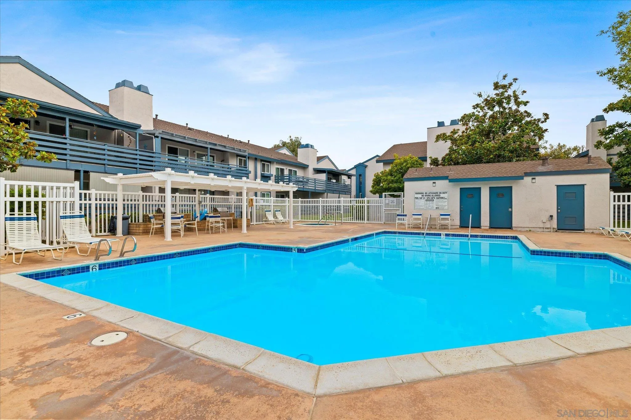https://cdn.realtyfeed.com/cdn/127/250037619/f36d4eedb0bd1d38add1aaed50dbb4f1.webp