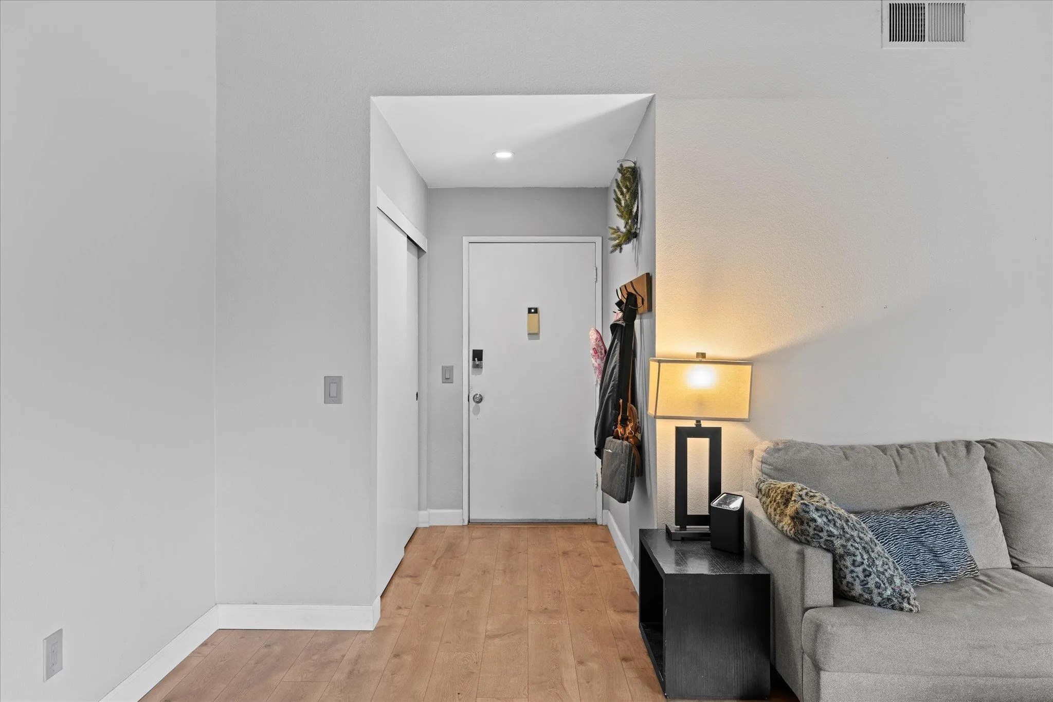 https://cdn.realtyfeed.com/cdn/127/250037619/ff8e0e4db544df9e43217fa675e5bca5.webp