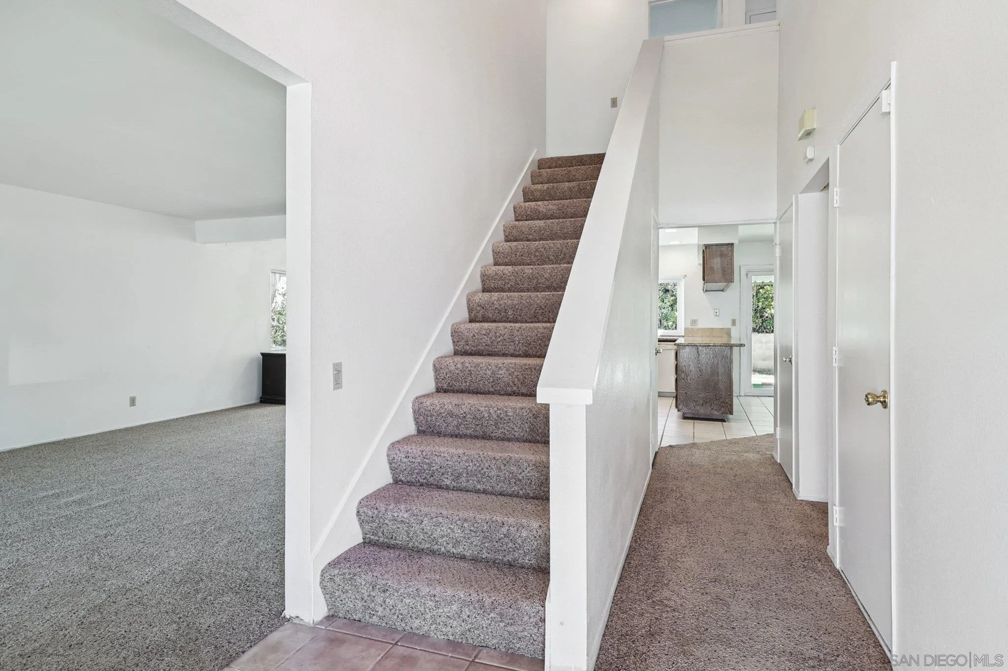 https://cdn.realtyfeed.com/cdn/127/250037623/66046bdc6a79b9fe3ea259d2c6d8e37e.webp