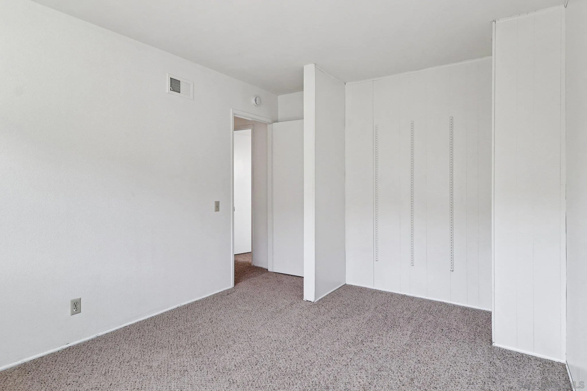 https://cdn.realtyfeed.com/cdn/127/250037623/97b273a1c08c42f75e82622633e3f964.webp