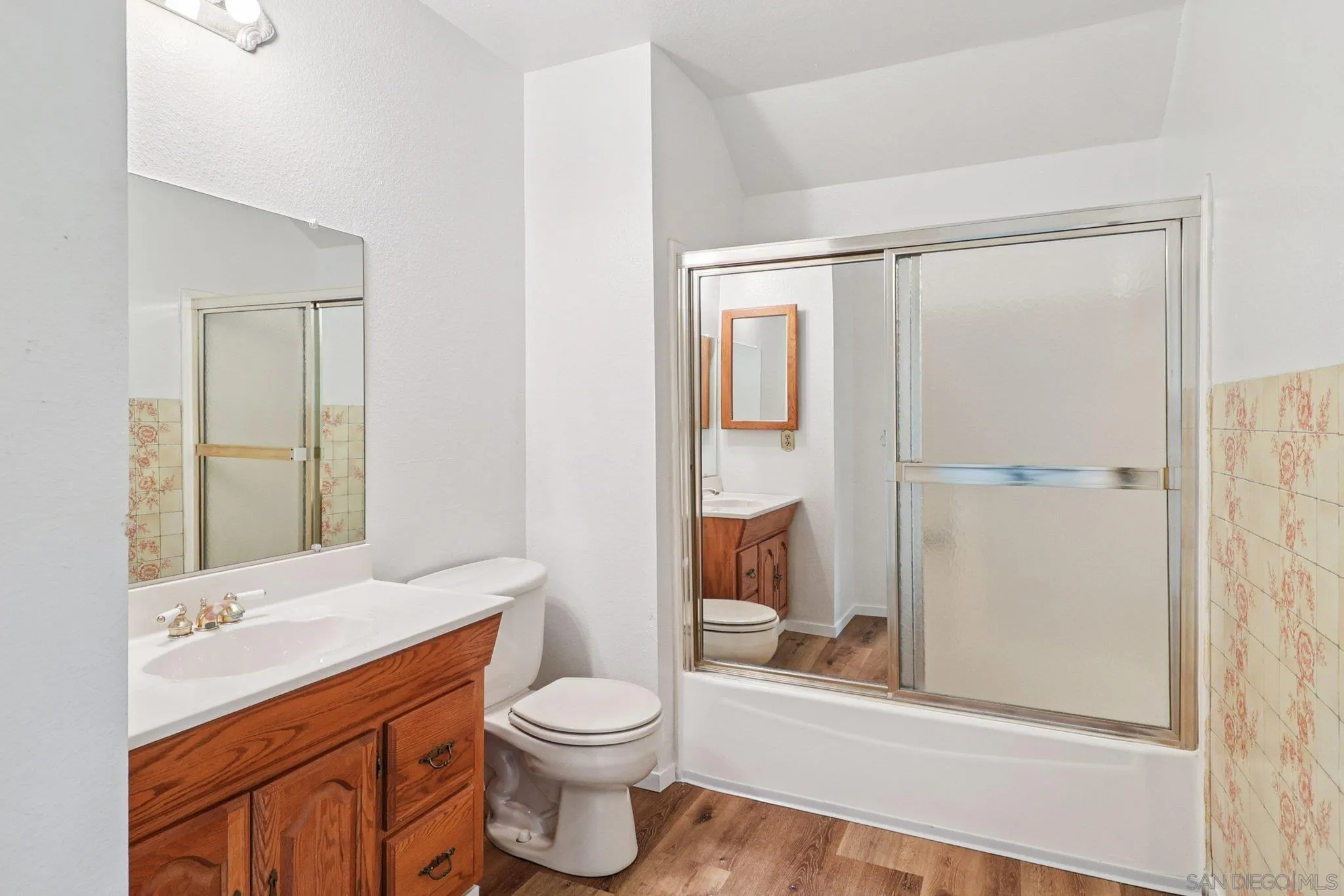 https://cdn.realtyfeed.com/cdn/127/250037623/ce6858ea59a946508eca7356246092da.webp