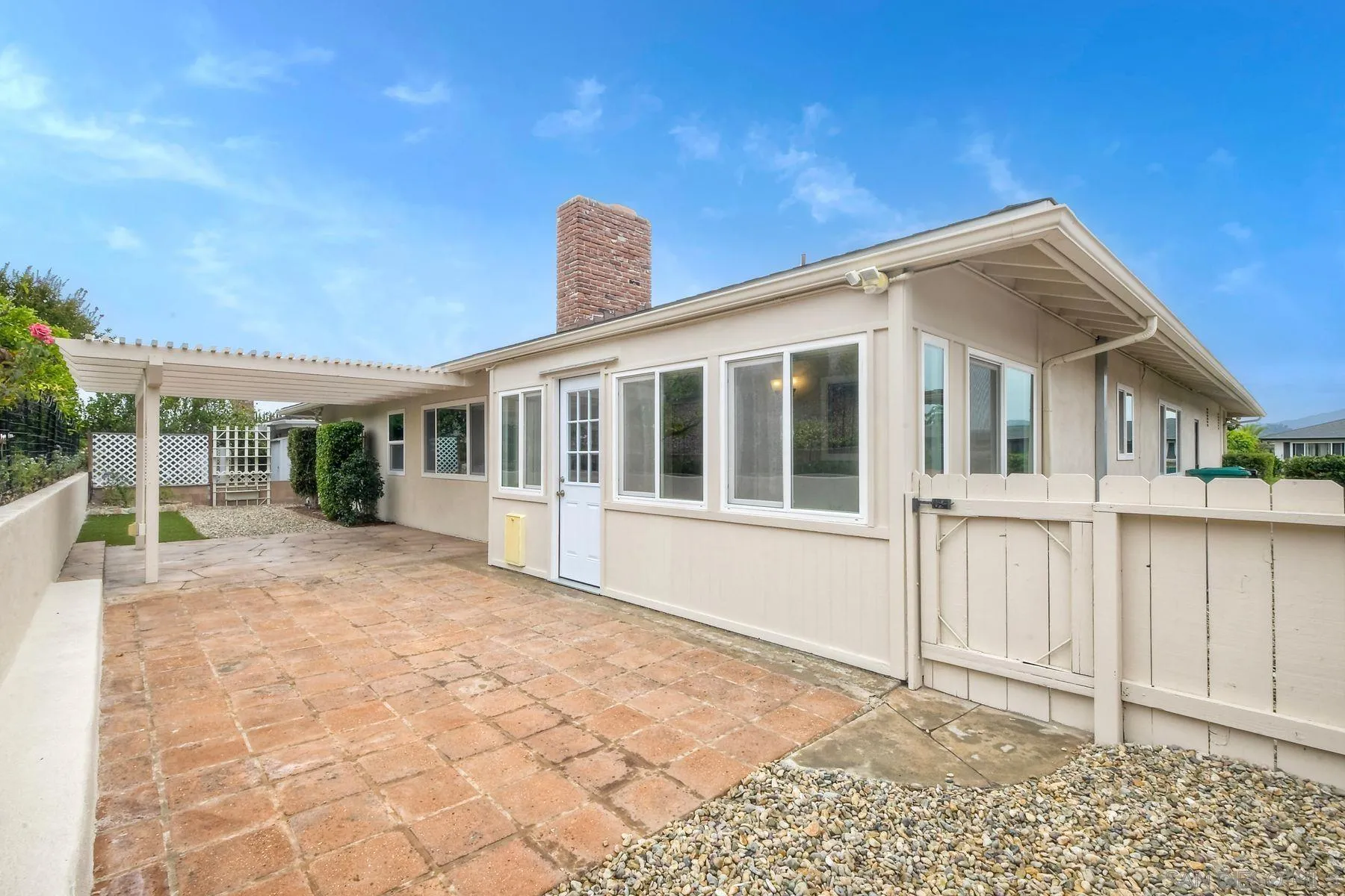 https://cdn.realtyfeed.com/cdn/127/250037624/0bc72d2cee5398ddd55e9e5404cfc638.webp