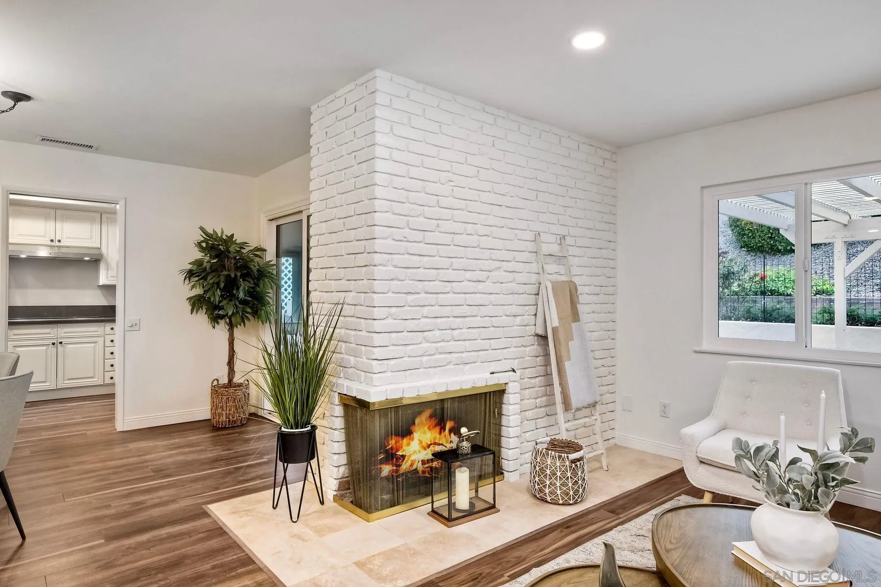 https://cdn.realtyfeed.com/cdn/127/250037624/2741bcaea9d5c87360a5ef09c8d5e799.webp
