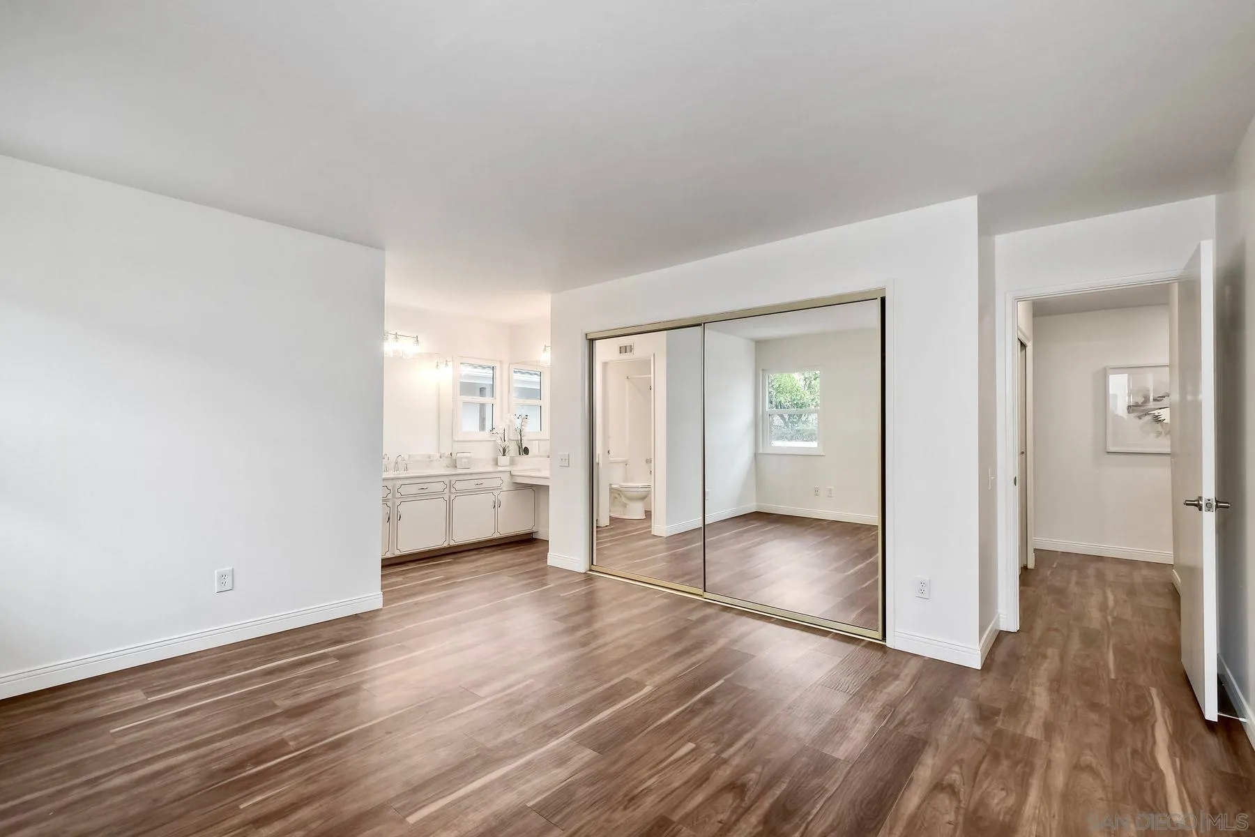 https://cdn.realtyfeed.com/cdn/127/250037624/7d9fe30480f6136f24f5bc476d5b5b03.webp