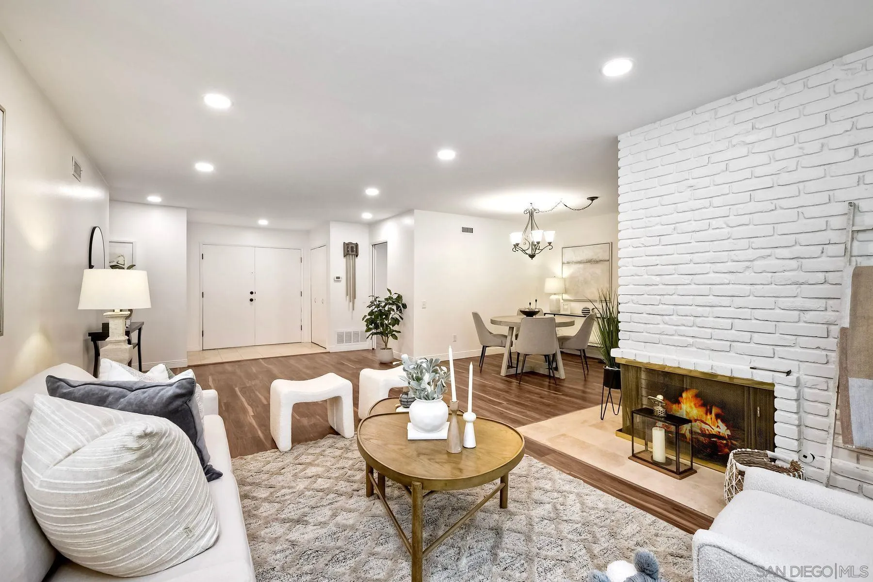 https://cdn.realtyfeed.com/cdn/127/250037624/8358ad57fd36855679acebc7f4e7de2e.webp