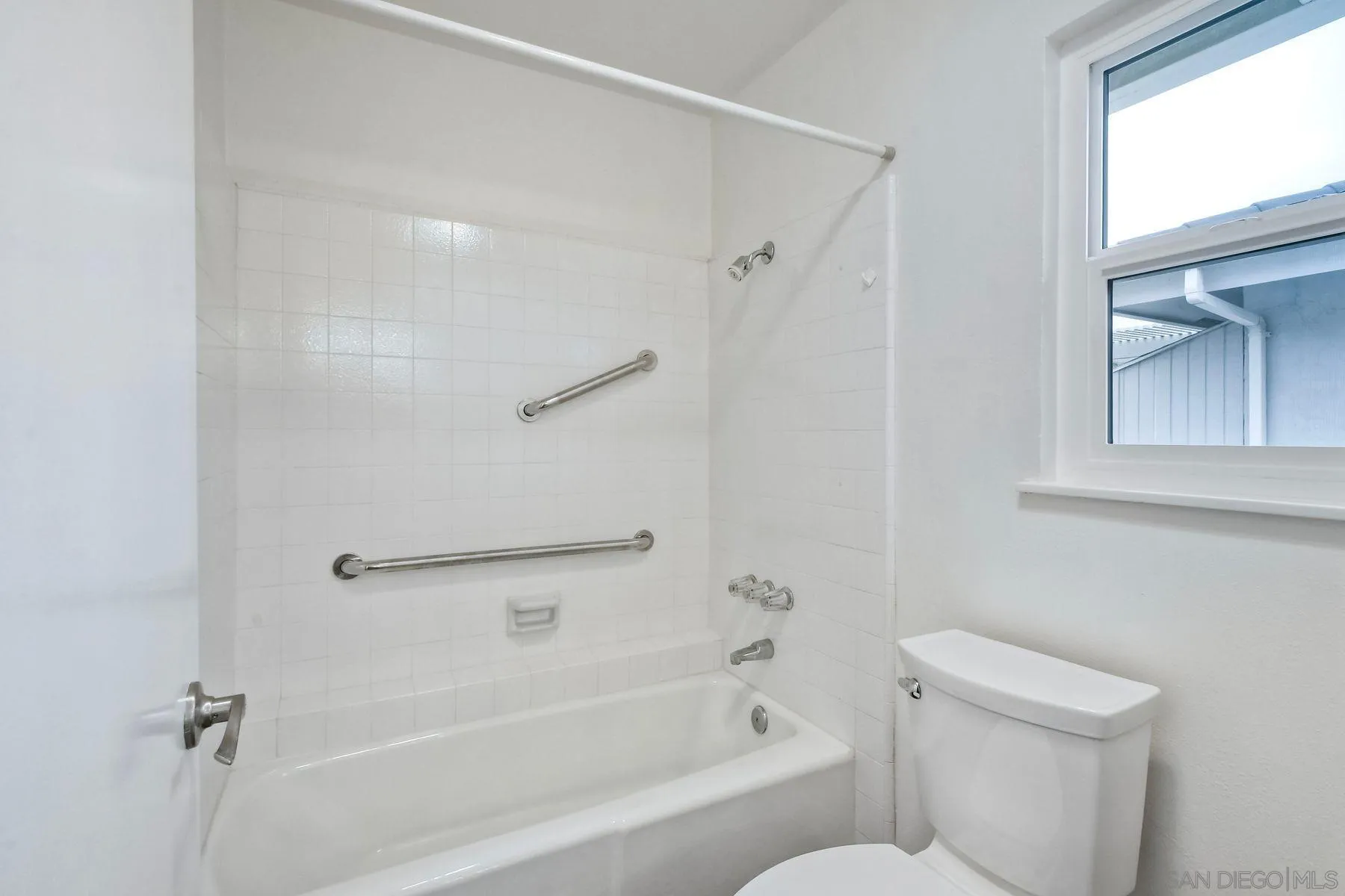 https://cdn.realtyfeed.com/cdn/127/250037624/87ac45e212596d6b2afa70585b07203f.webp