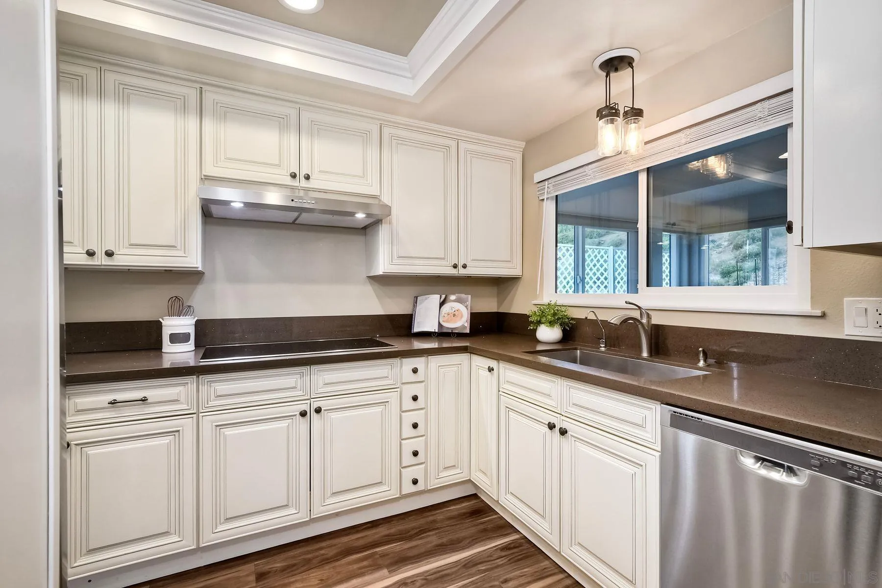 https://cdn.realtyfeed.com/cdn/127/250037624/968dcf7c853416772aab19e365985af5.webp