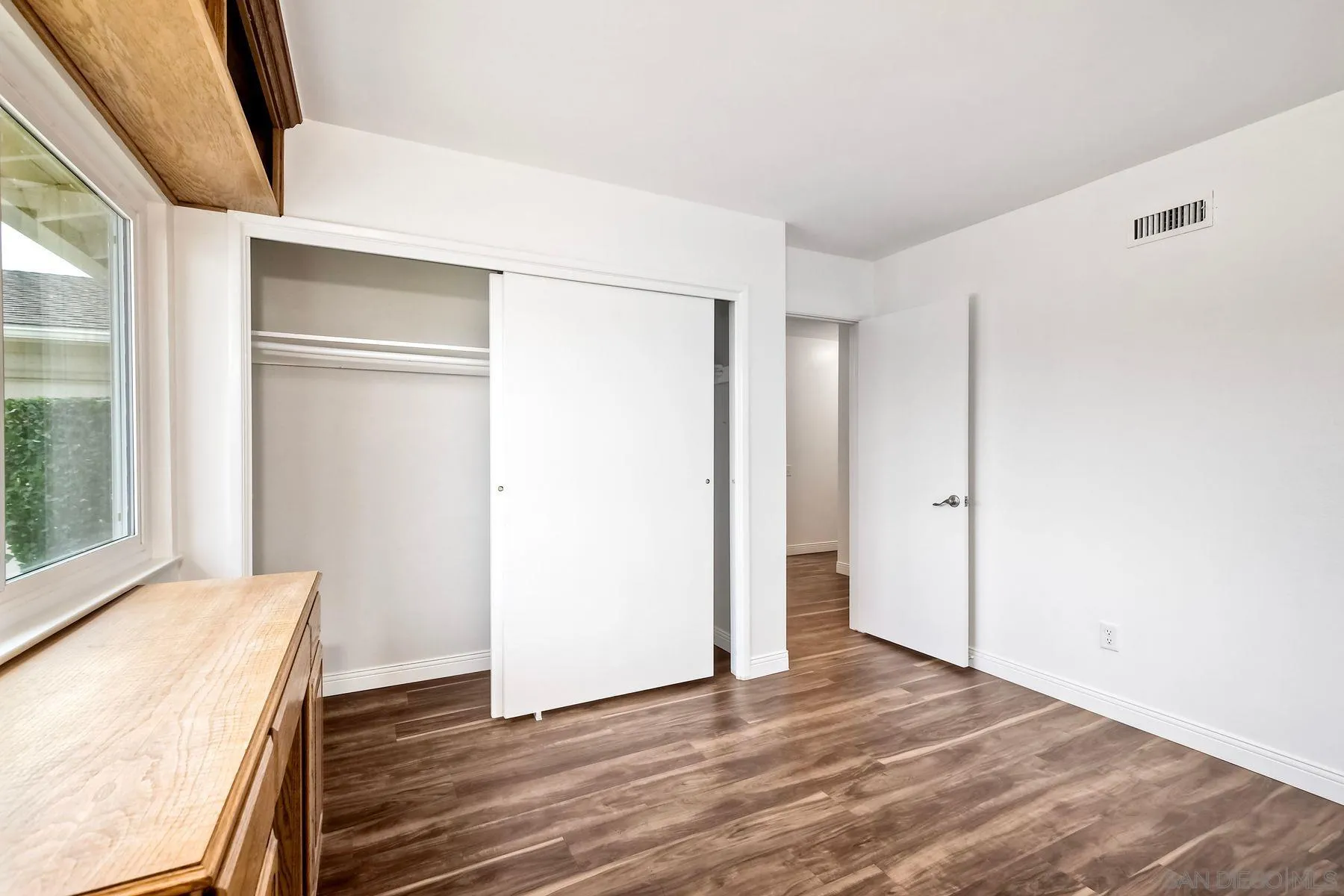 https://cdn.realtyfeed.com/cdn/127/250037624/ddd66155fe076973c56914619af4b544.webp