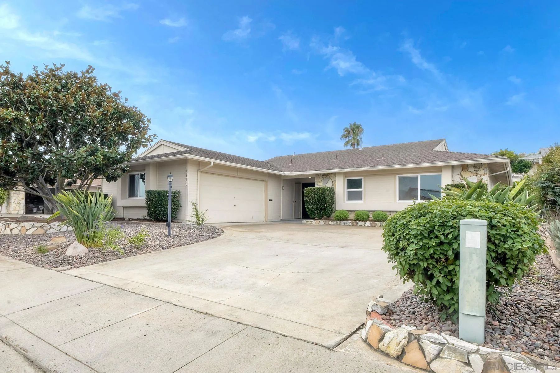 https://cdn.realtyfeed.com/cdn/127/250037624/e05aa58249f528602b844dd4606f62d8.webp