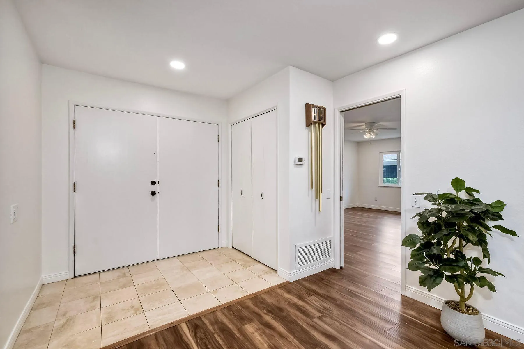 https://cdn.realtyfeed.com/cdn/127/250037624/f61ce7f6b54432f45fdf66bcb53db3cd.webp