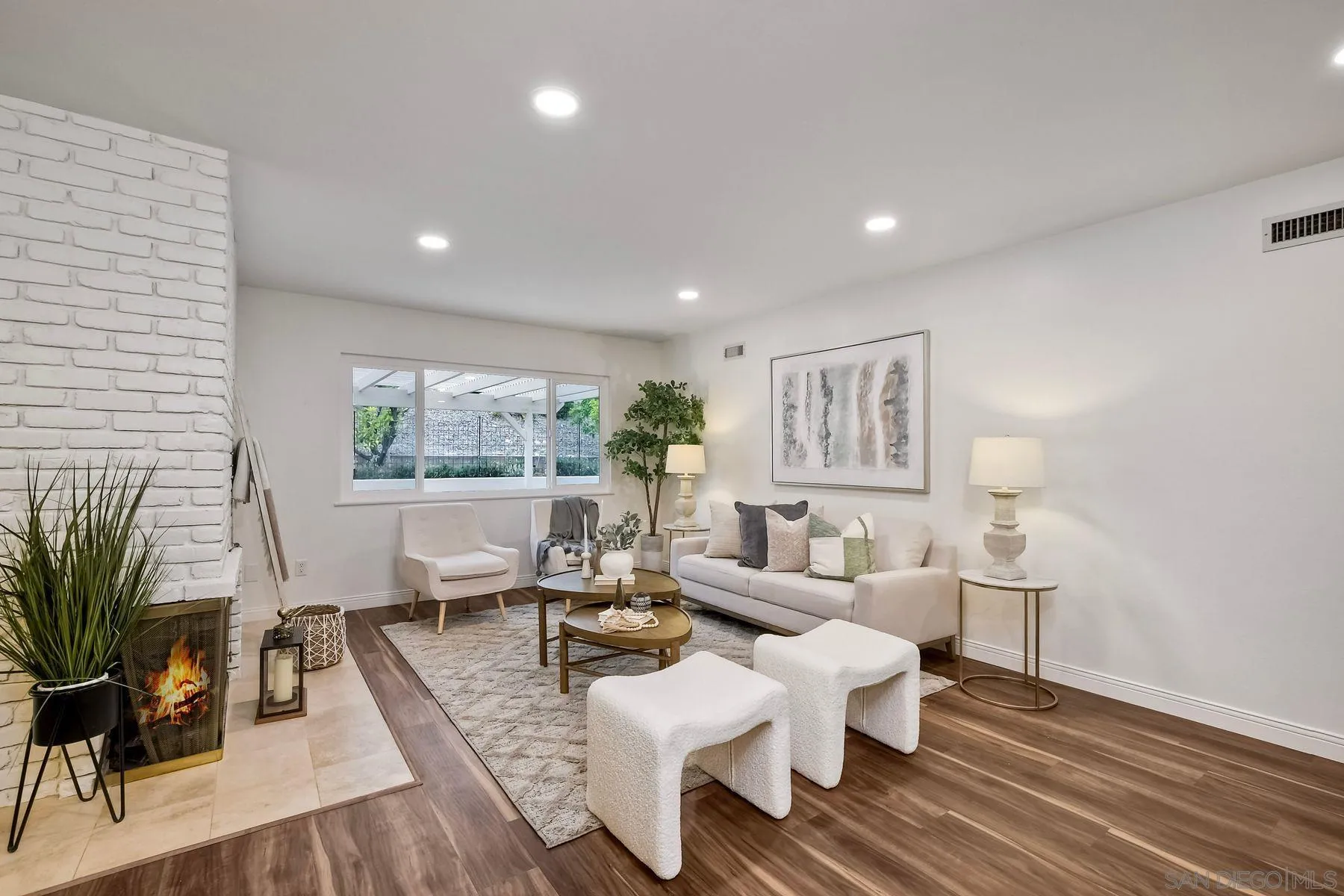 https://cdn.realtyfeed.com/cdn/127/250037624/fd67ab05efba1ab14c391ad16db3563f.webp