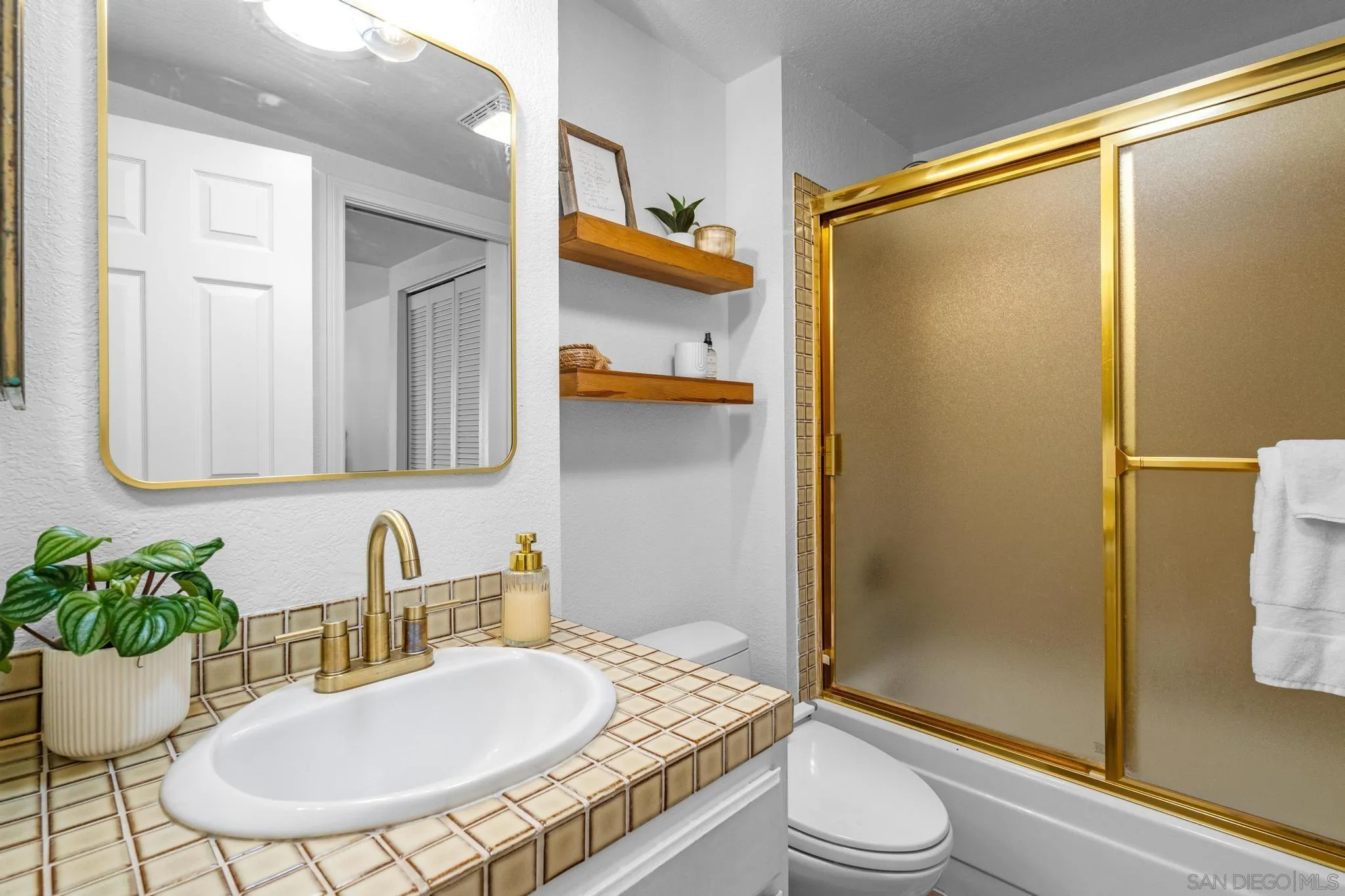 https://cdn.realtyfeed.com/cdn/127/250037626/3b1bc6096e08511da870f88b1d12e5ed.webp