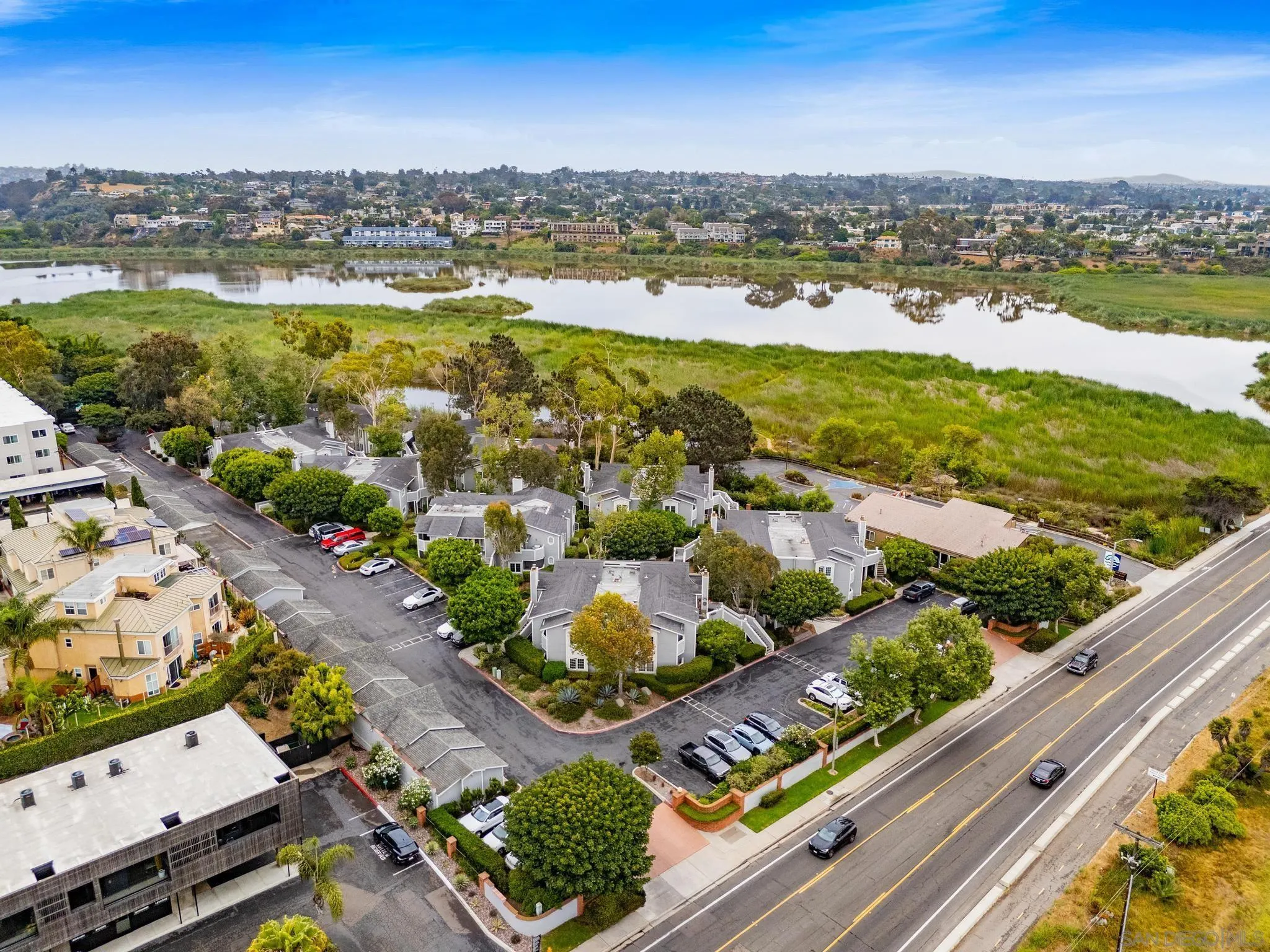 https://cdn.realtyfeed.com/cdn/127/250037626/4c3a176f9dfa61e23d802e25967ed1fc.webp
