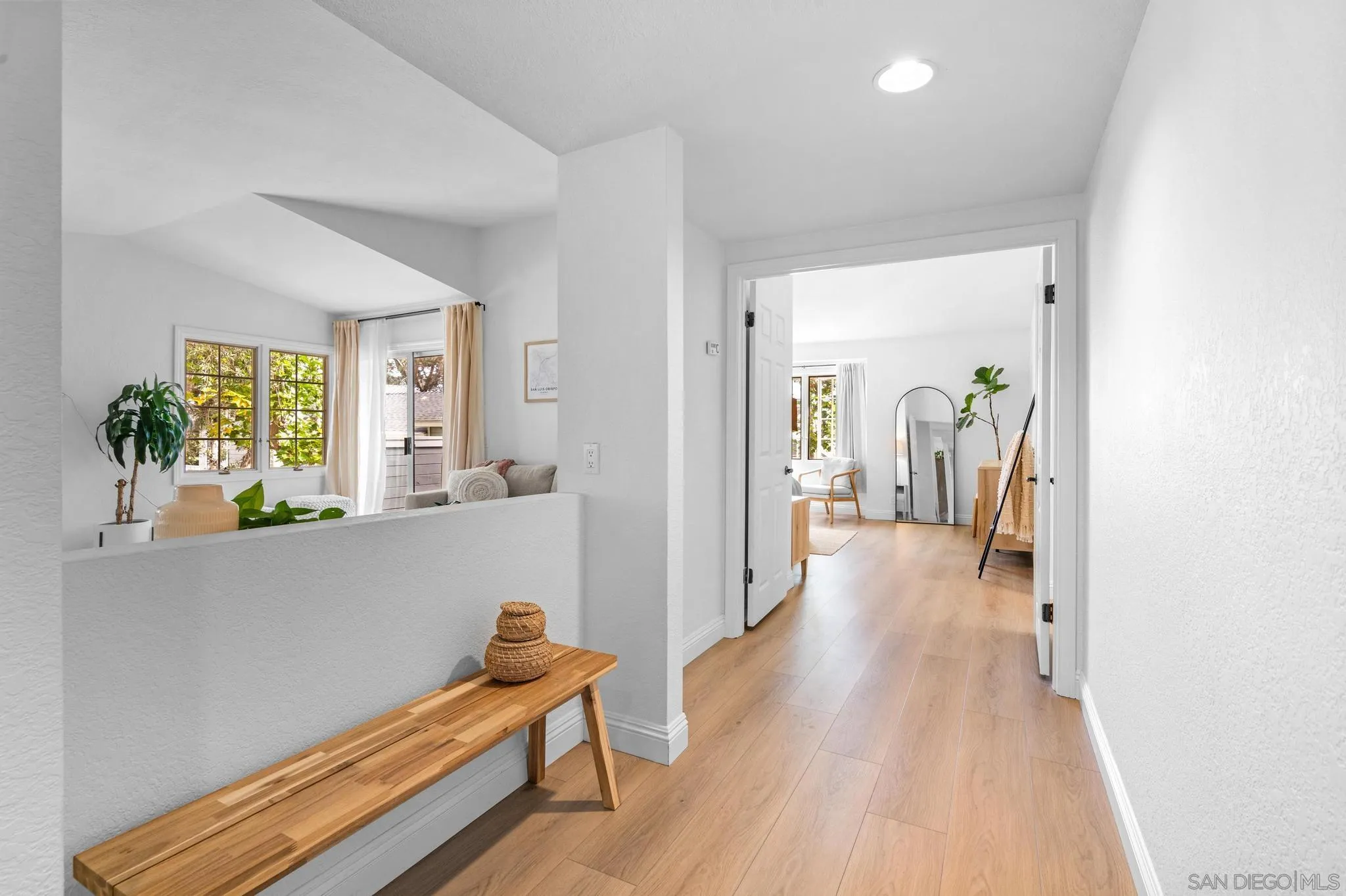 https://cdn.realtyfeed.com/cdn/127/250037626/6f1f07b36ed4fc510a4f1776000935a6.webp