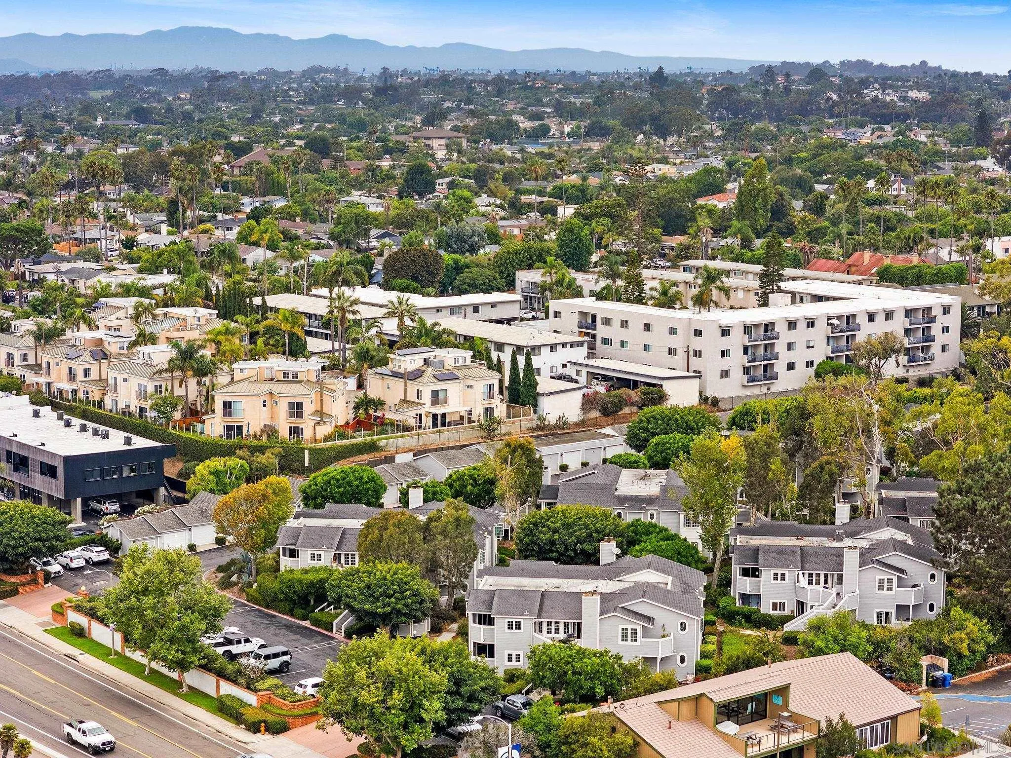 https://cdn.realtyfeed.com/cdn/127/250037626/80567cb73c5a4d99b0fd91cf73fd25ca.webp