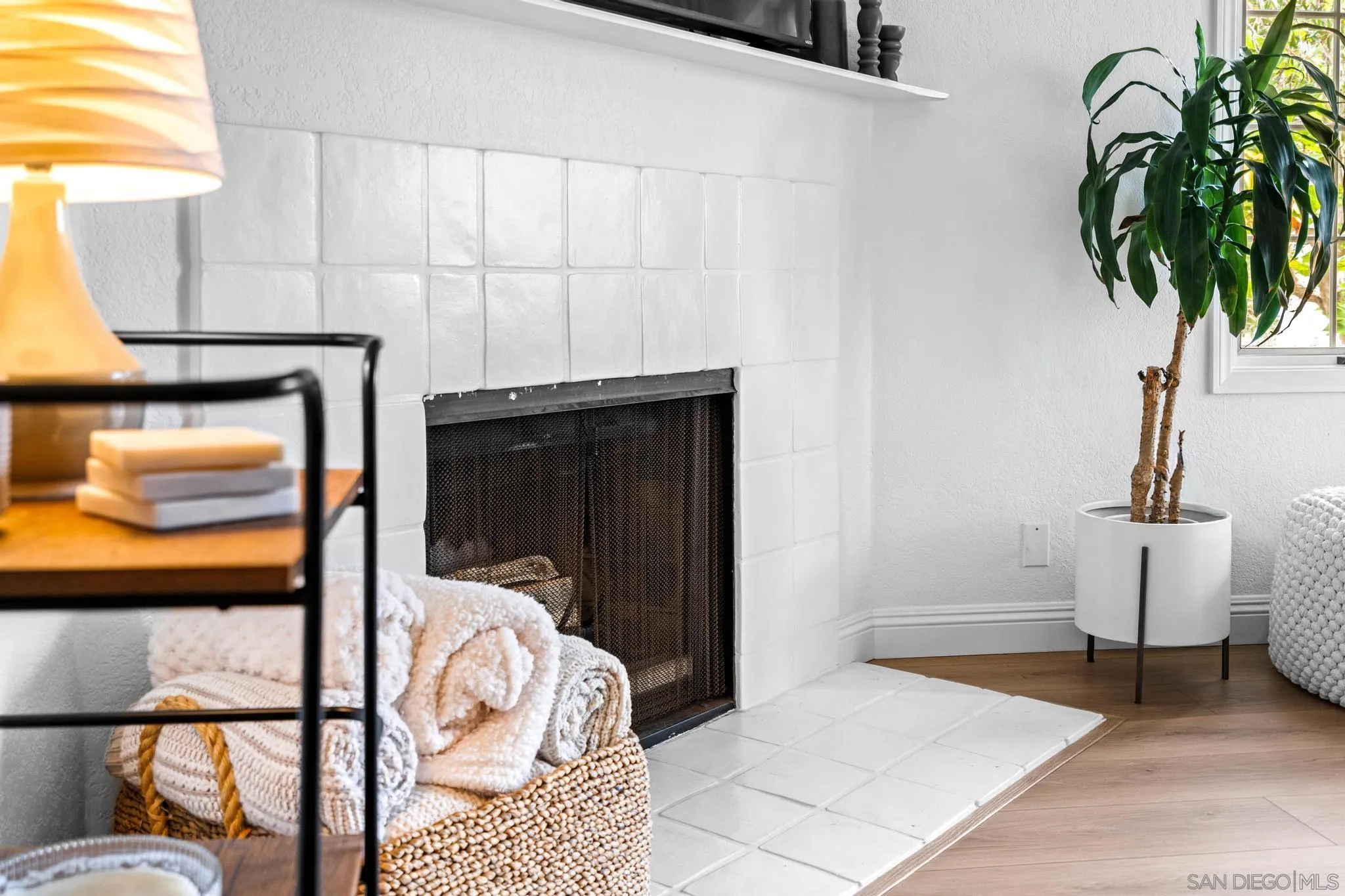 https://cdn.realtyfeed.com/cdn/127/250037626/b613eb7f32d7ac0d7770f5c237726d8d.webp