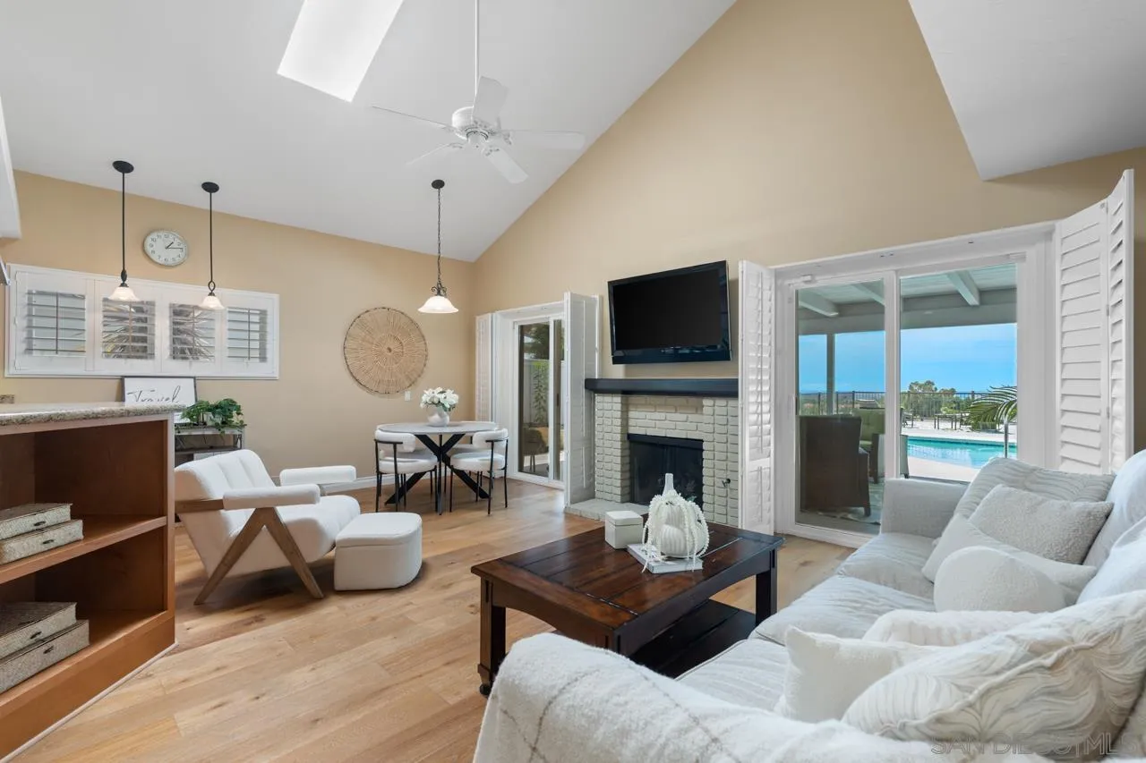 https://cdn.realtyfeed.com/cdn/127/250037627/2fe1a822c7a76264cdf7042747941248.webp
