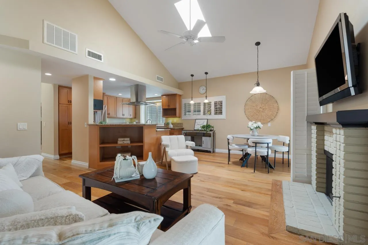 https://cdn.realtyfeed.com/cdn/127/250037627/c0d0b930439a99651546034f35ad64b6.webp