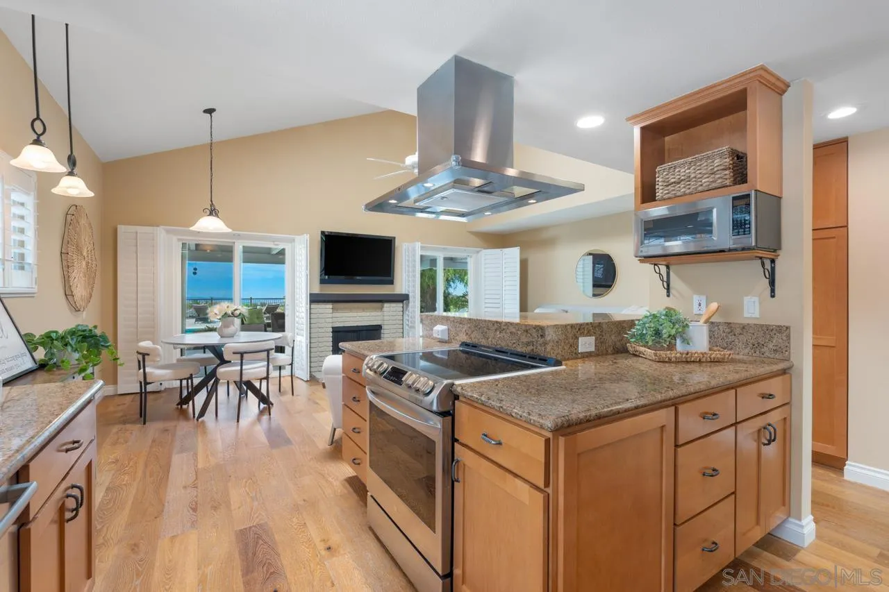 https://cdn.realtyfeed.com/cdn/127/250037627/d97b84be491817cf8d5134c3355efd01.webp