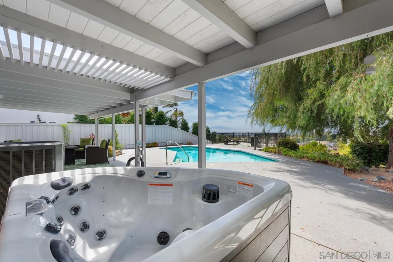 https://cdn.realtyfeed.com/cdn/127/250037627/f3dc1219dbc3d9c1320ebba8cbe5803d.webp