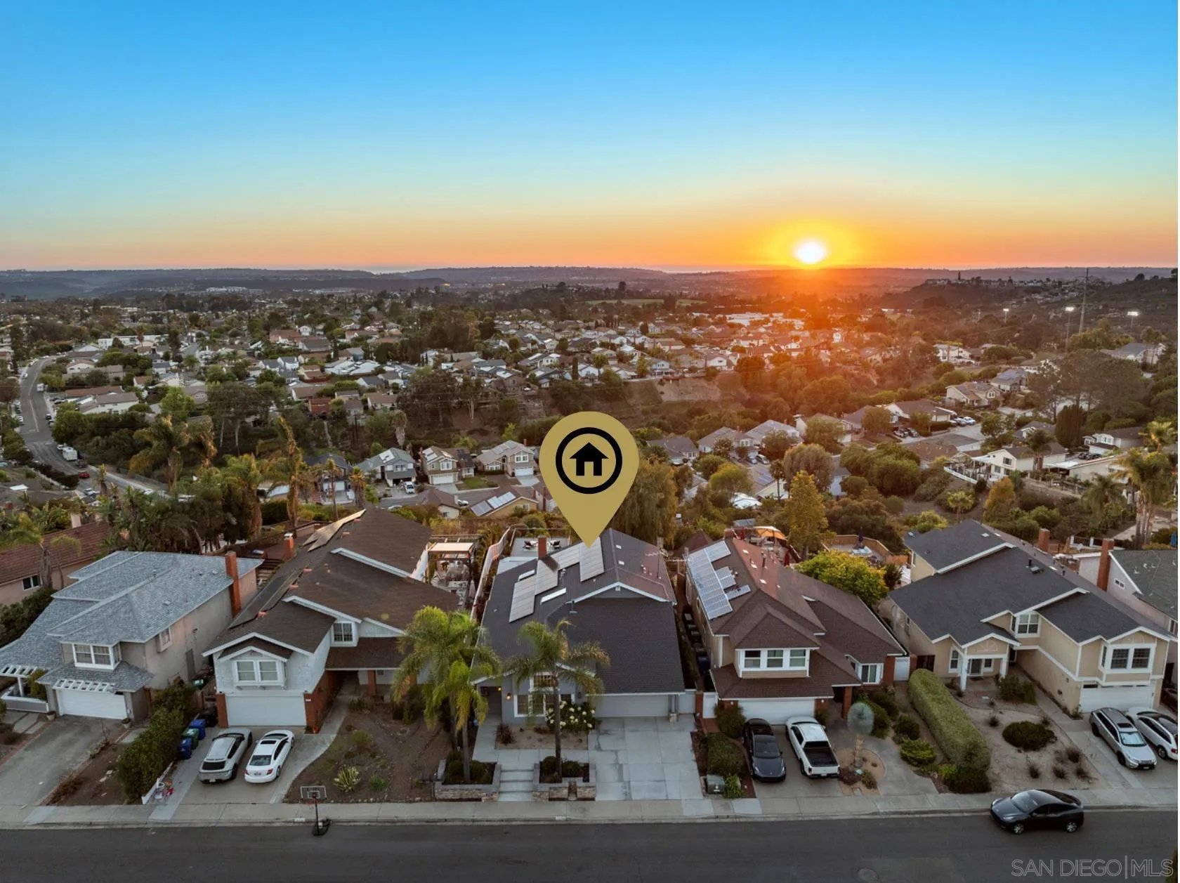 https://cdn.realtyfeed.com/cdn/127/250037627/f72c652f4d0841ddf2f743b22eefd875.webp