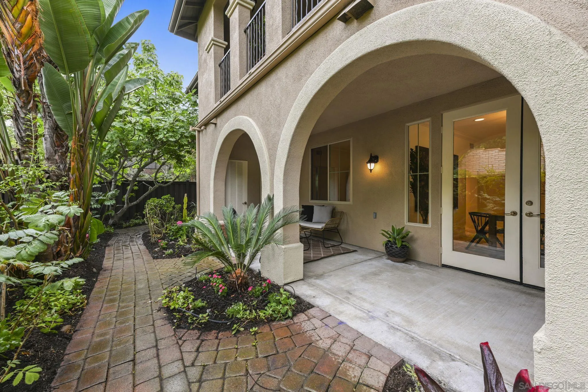 Photo #2: 250037628 Listing 