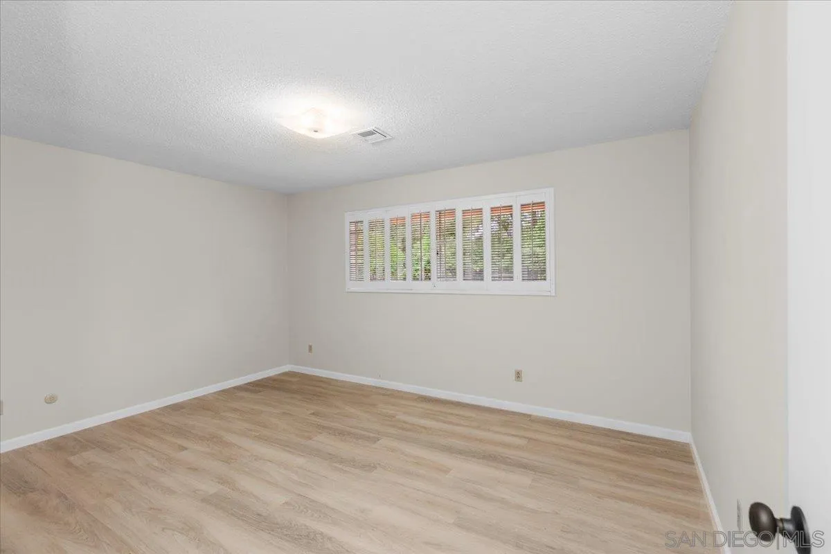 https://cdn.realtyfeed.com/cdn/127/250037629/0561a6387c9899ce80059940acb91d77.webp