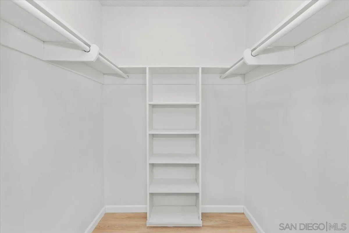 https://cdn.realtyfeed.com/cdn/127/250037629/337b2c9cbbd3af9258ec9395e405a939.webp