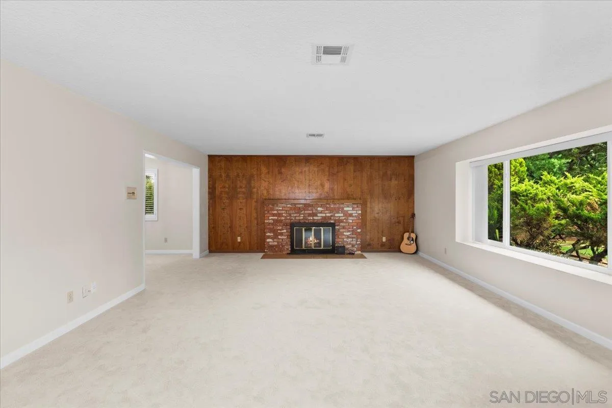 https://cdn.realtyfeed.com/cdn/127/250037629/3dc7c19a3b99f75f36f29070c5a5434c.webp