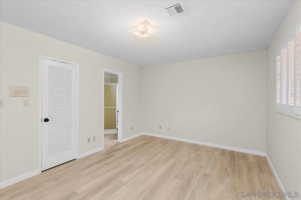 https://cdn.realtyfeed.com/cdn/127/250037629/4b1572d8bba03d9a670689fb9d19eb61.webp