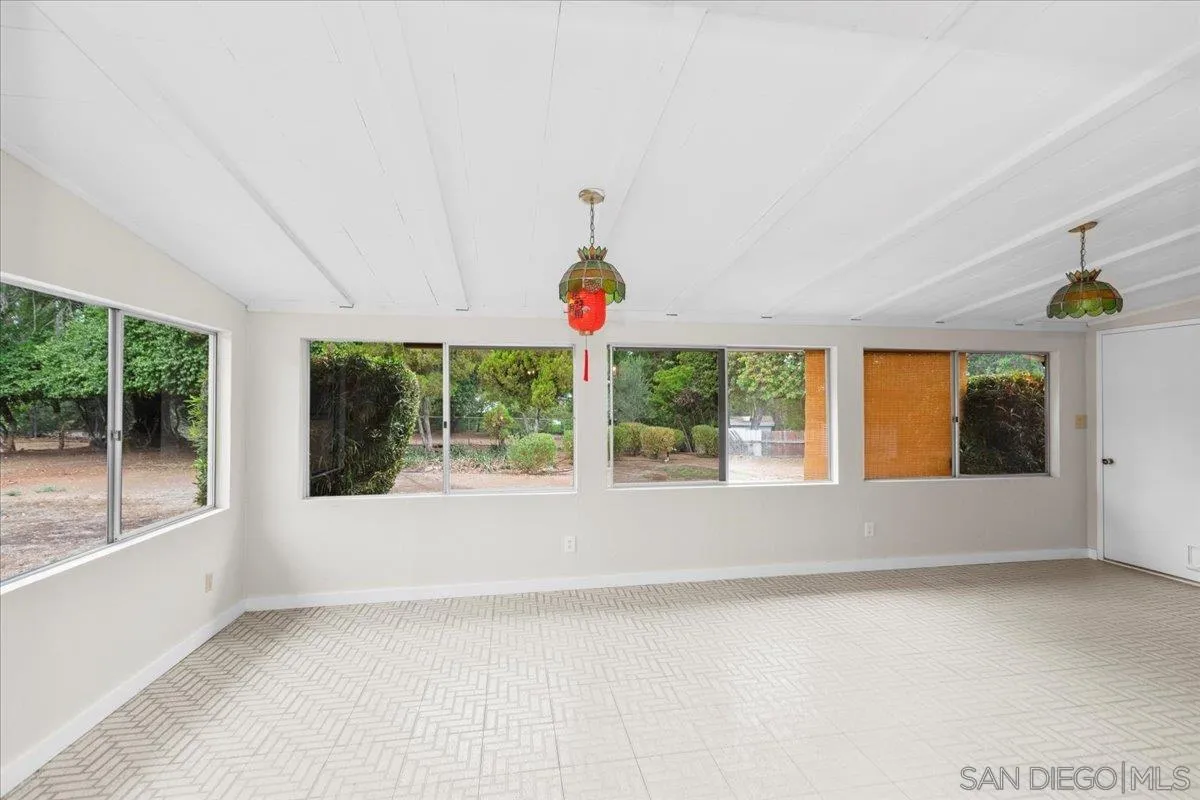 https://cdn.realtyfeed.com/cdn/127/250037629/59e1709f5704ba2ceea53daa48e2a705.webp