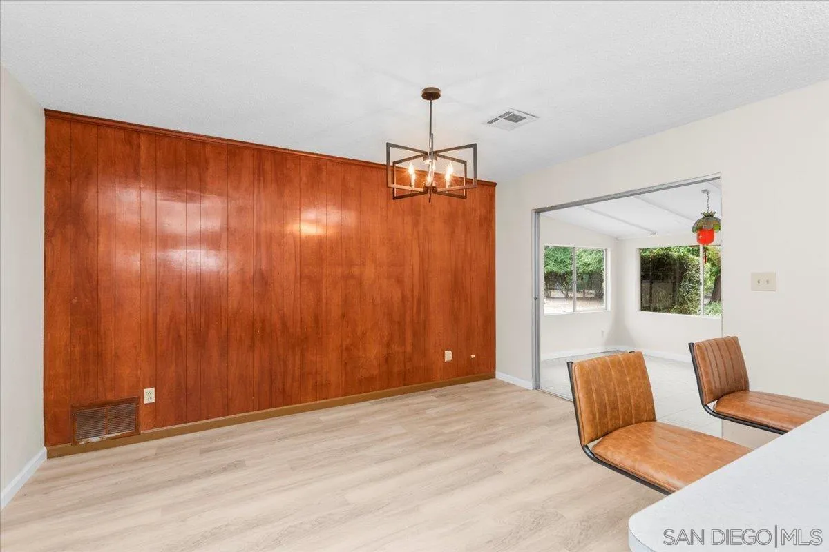 https://cdn.realtyfeed.com/cdn/127/250037629/c1a9e58b070d91b19ae75cbfe543f0f9.webp
